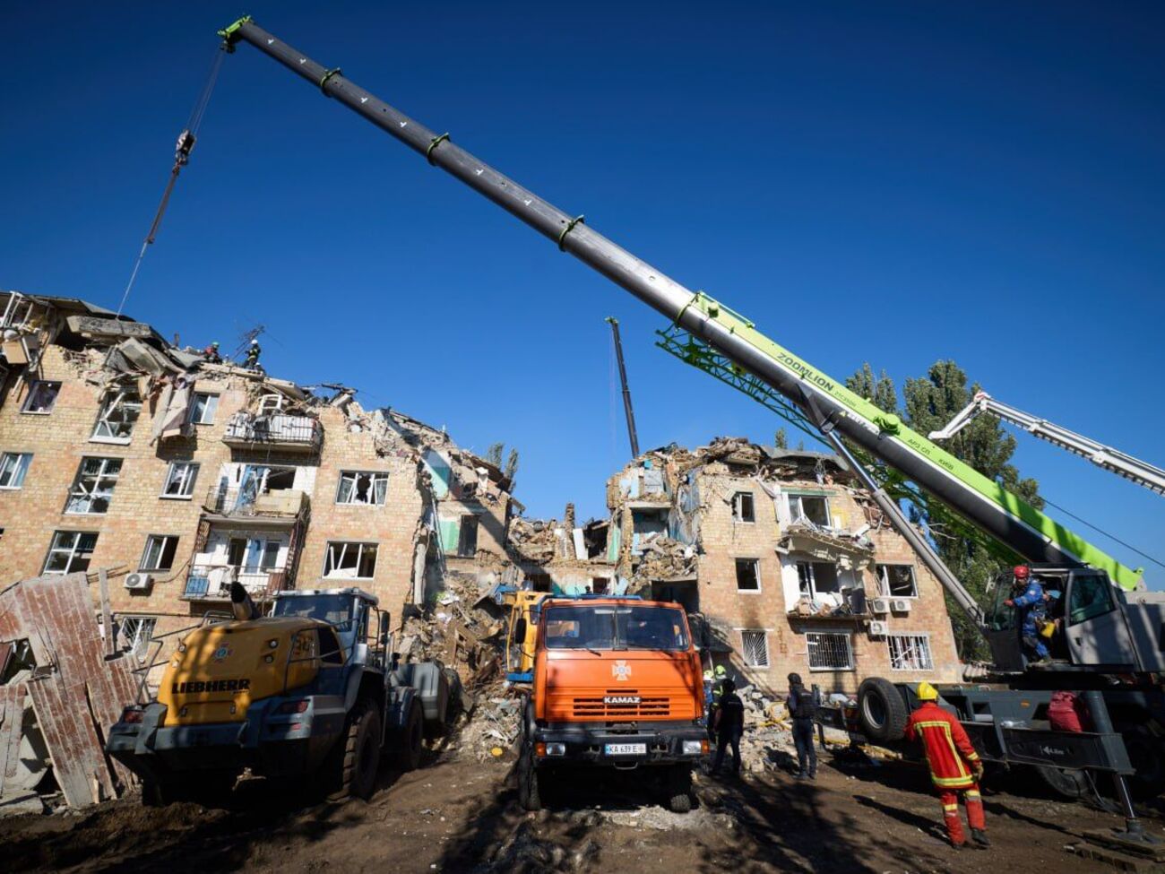 По последним данным, российский удар по Киеву унес 17 жизней