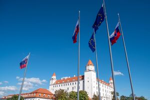 В Братиславе отметили, что в пострадавшем здании в Киеве работают и граждане Словакии
