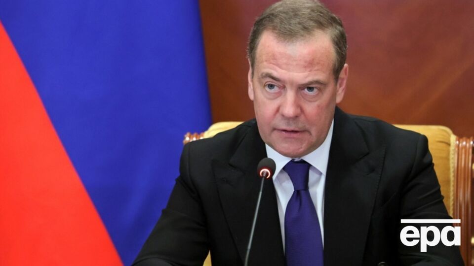 Вступление Австрии в НАТО делает ее армию целью РФ, заявил Медведев