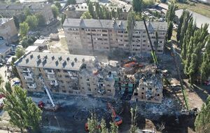 Аварійно-рятувальні роботи в Києві тривають, зазначили у ДСНС