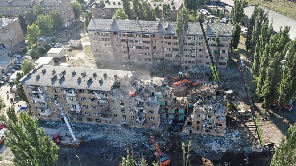 Аварійно-рятувальні роботи в Києві тривають, зазначили у ДСНС