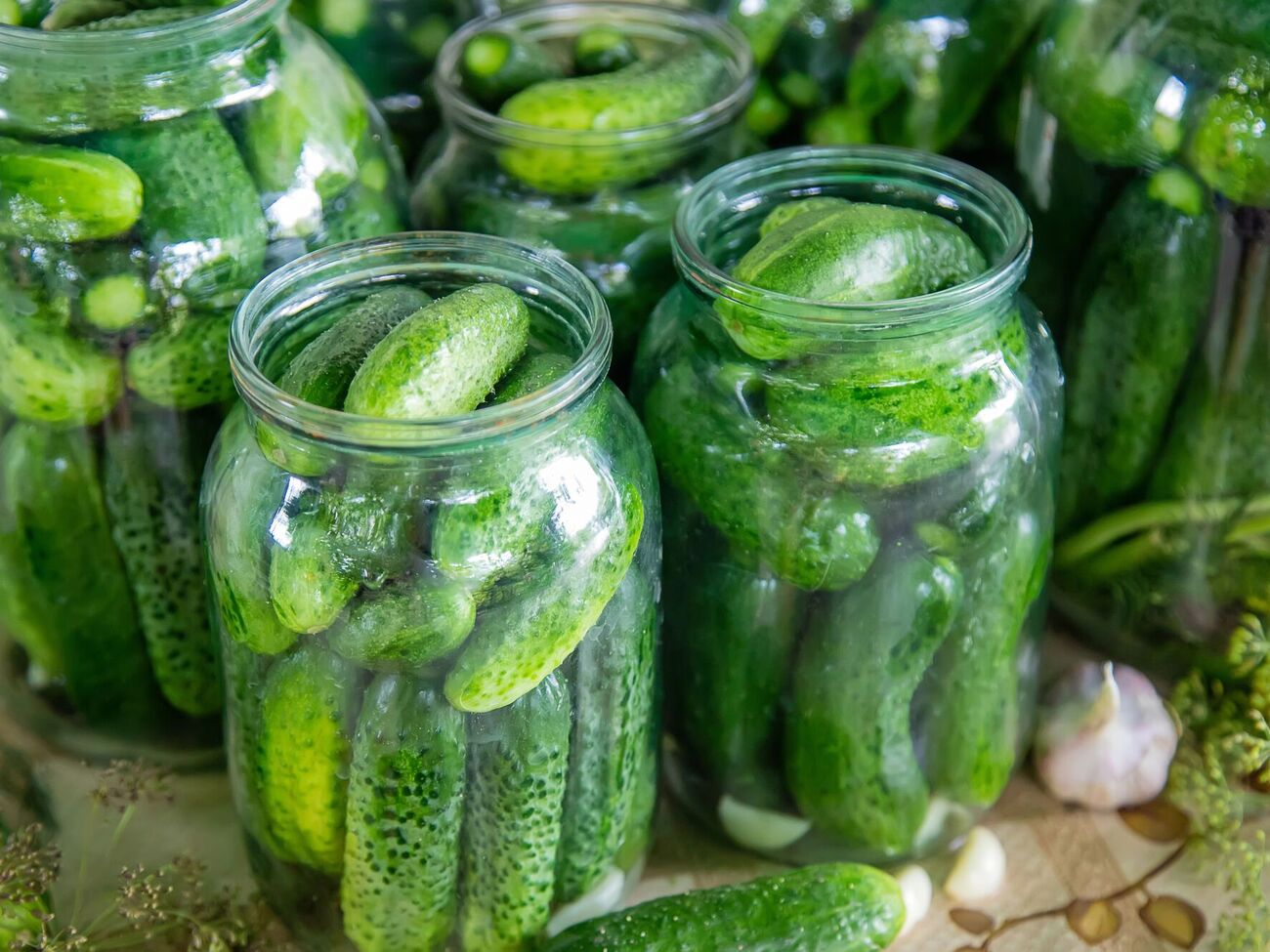 Переворачивание банки также помогает усилить вакуумное уплотнение и сделать его более надежным