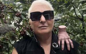 Щоб колись не спитали нащадки: "Київ? Харків? А де це?" – і падали на землю соняшники