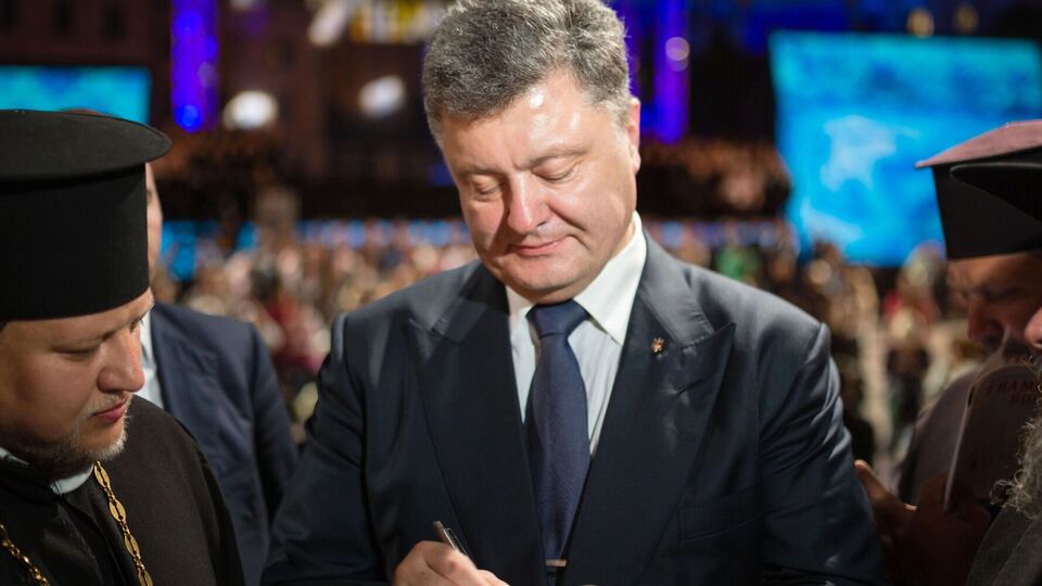 Порошенко служив у московській церкві для особистої кар'єри, заявив Олещук