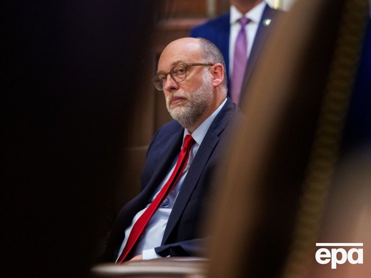 Воут заявлял, что стремится ликвидировать федеральные программы, которые считает слишком расточительными или светскими