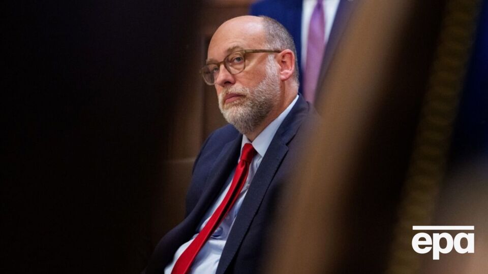 Воут заявлял, что стремится ликвидировать федеральные программы, которые считает слишком расточительными или светскими