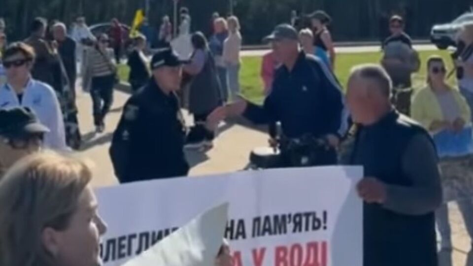 По словам активистов, захоронение в выбранном месте чревато экологической катастрофой