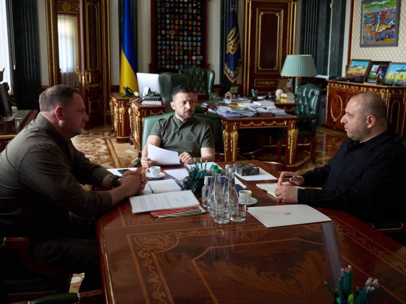 Зеленський повідомив, про що говорив з Умєровим і Єрмаком