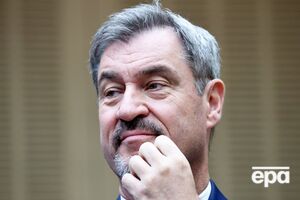 По словам Зедера, это должно касаться "не только тех, кто приедет в будущем", а "всех"