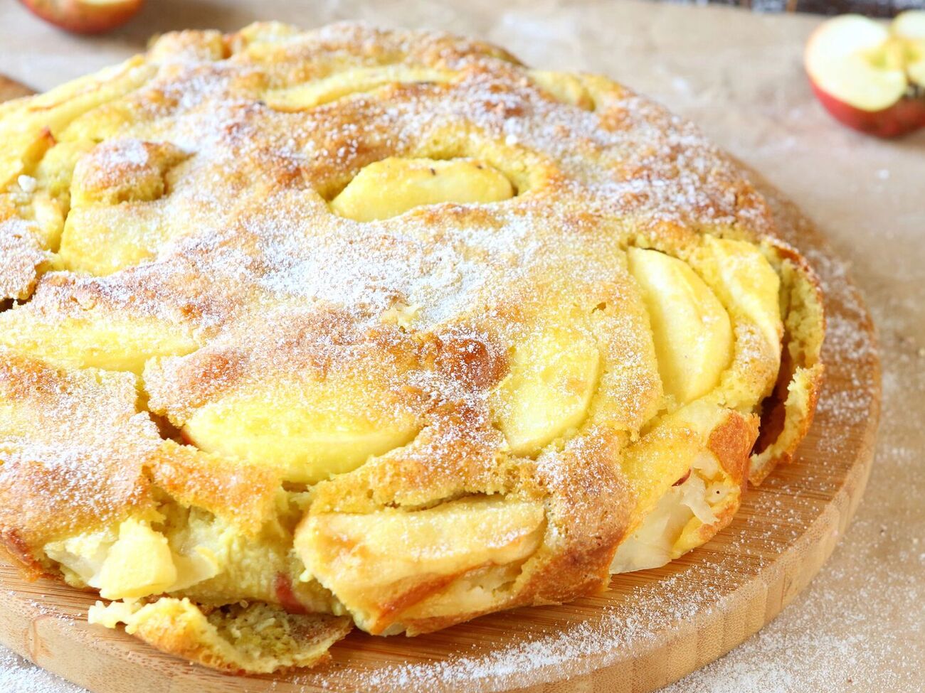 Для шарлотки понадобится 200 г дыни