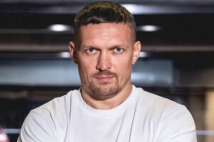 19 липня Усик нокаутом переміг Дюбуа і став абсолютним чемпіоном світу в надважкій вазі