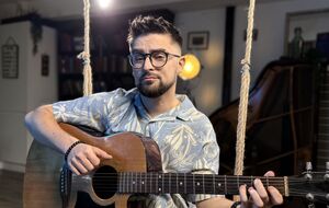 Julik: Я завжди вірив, що очі – це головний детектор людини