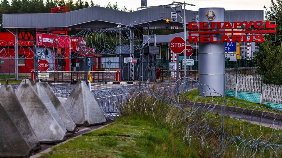 Инженерные сооружения установили на неработающих пунктах пропуска с Беларусью, Россией и "в некоторых других местах"
