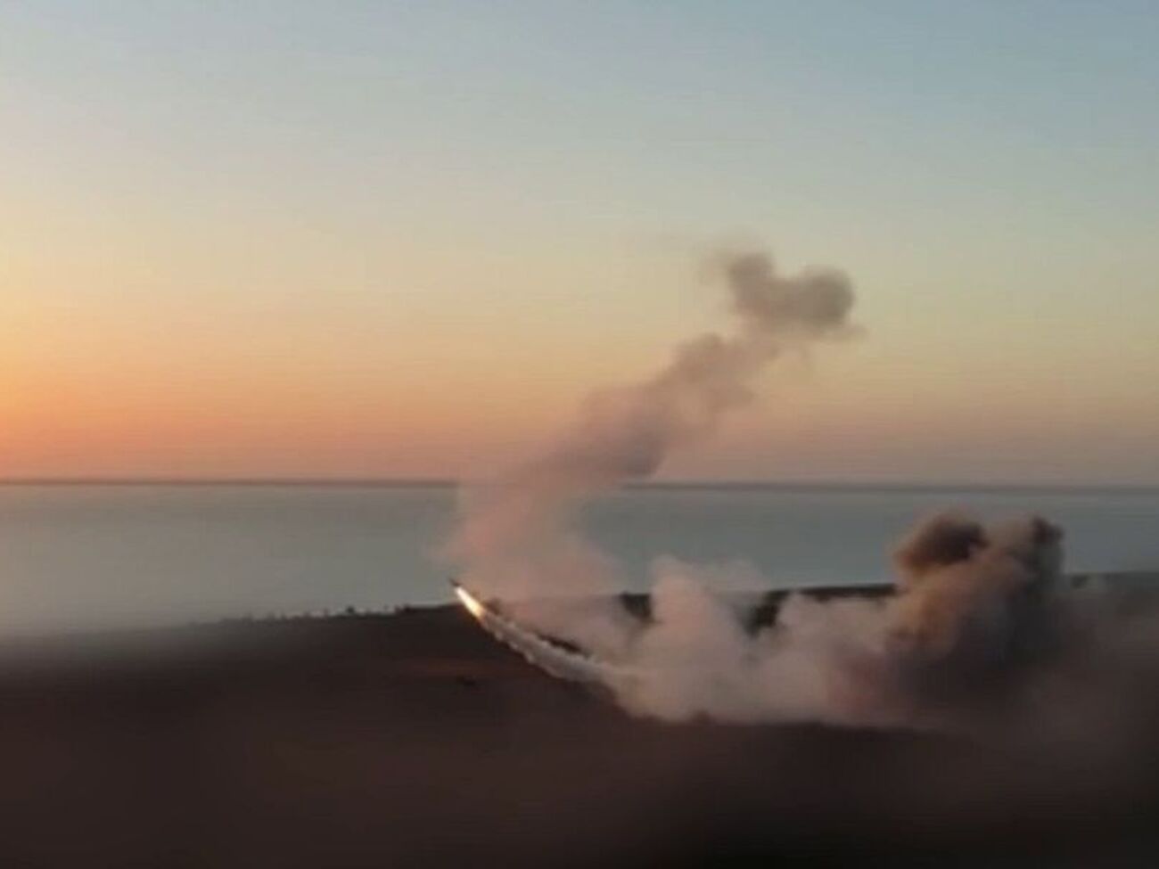 В сети показали запуск двух ракет