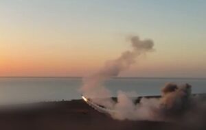 В сети показали запуск двух ракет