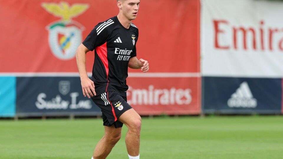 В "Бенфике" Судаков получил 10-й номер