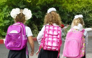 Фотографии детей могут представлять угрозу безопасности и приватности, считает Лубинец