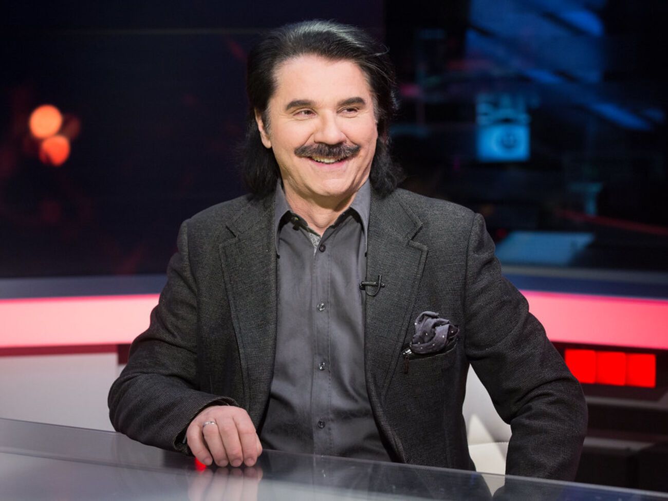 Зибров живет в селе Ходосовка примерно в 20 км от Киева