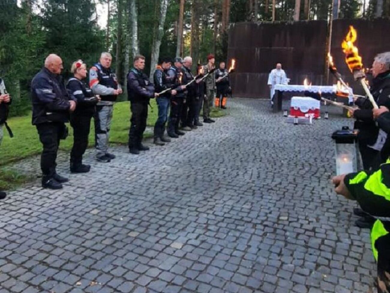 Байкеры почтили память убитых соотечественников