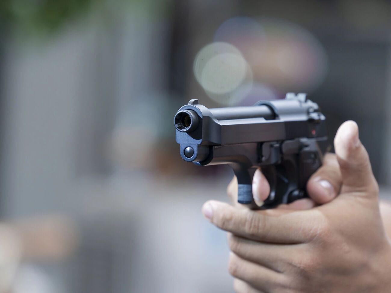 В Фастове в результате конфликта мужчина выстрелил в оппонентов, один из которых скончался, рассказали в полиции