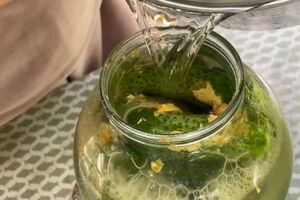 Для консервирования огурцов понадобится горчица