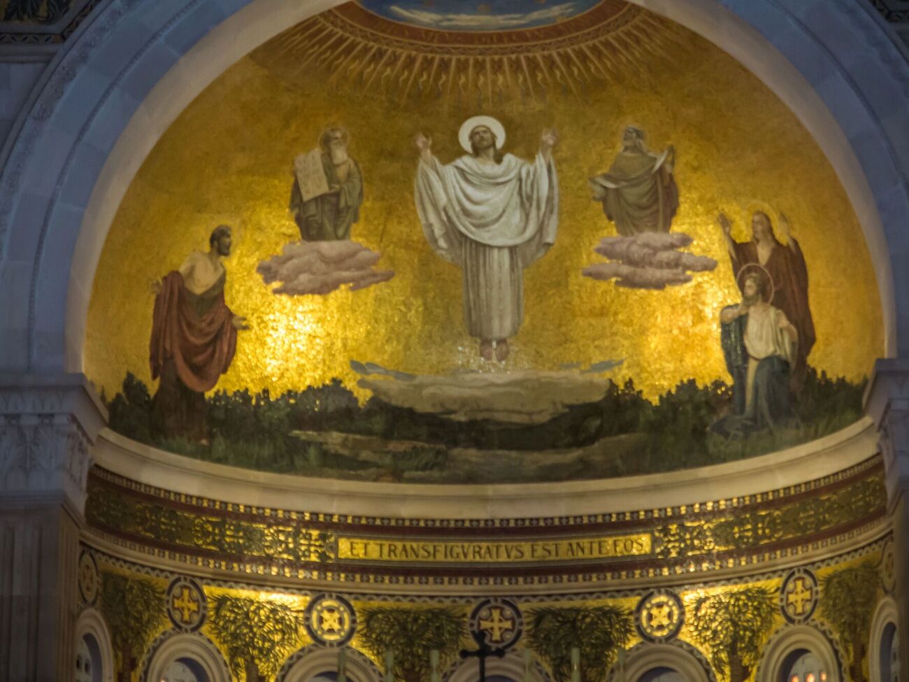 Преображение празднуют в августе