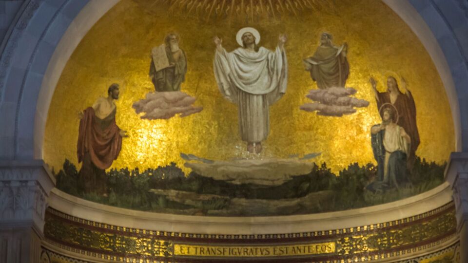 Преображение празднуют в августе