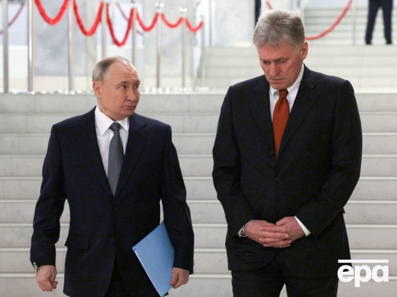 Песков утверждает, что Путин якобы не против встречи, но после "преодоления должного расстояния"