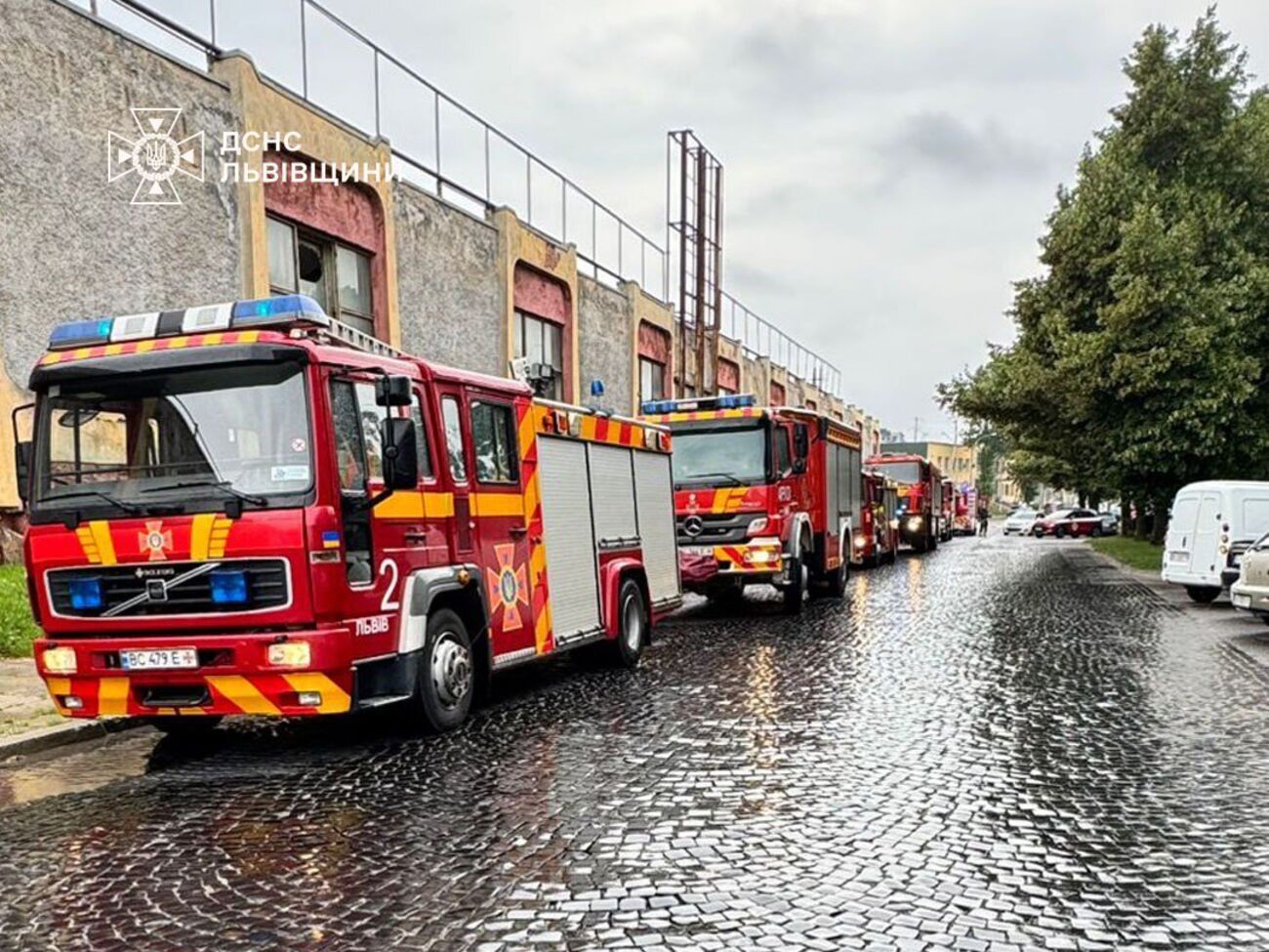 В ГСЧС уточнили, что, предварительно, возгорание возникло на девятом этаже