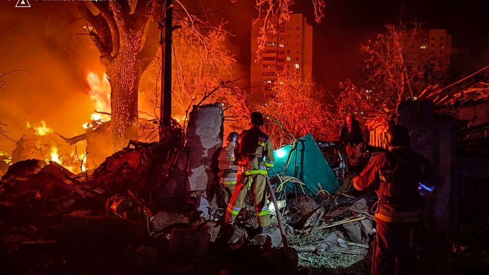 Уголовный кодекс Украины предусматривает за оставление в опасности до двух лет заключения