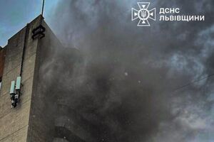 Из задымленного здания эвакуировали 11 человек