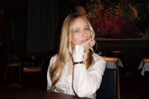 Луиза Розова заявила, что оказалась в "золотой клетке"