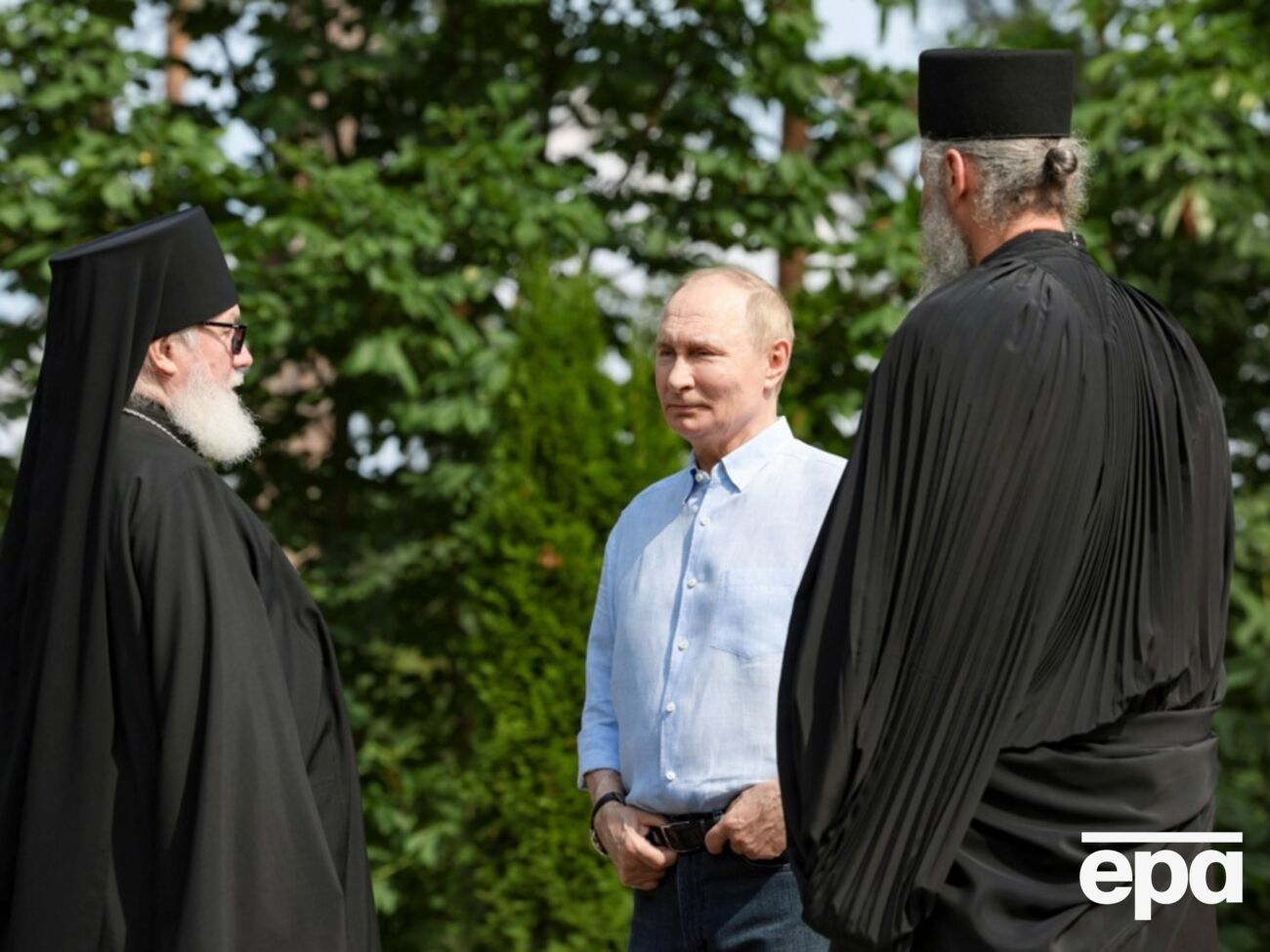 Путін переховувався в монастирі від слідства, пишуть ЗМІ