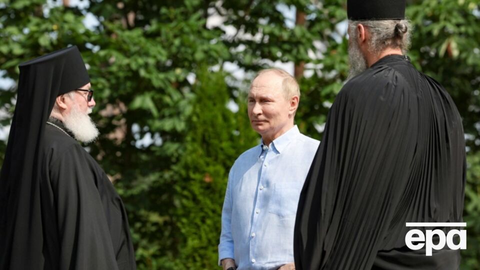 Путин прятался в монастыре от следствия, пишут СМИ