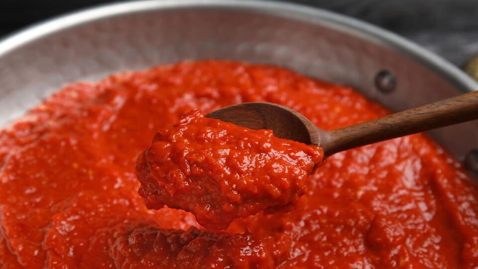 Для соуса понадобится одна луковица