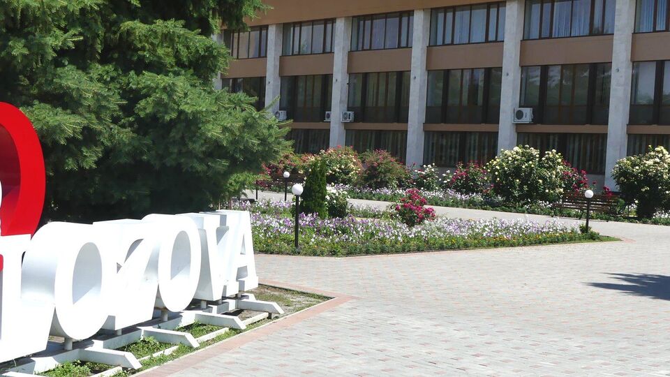 Зеленский сообщил о раненых в результате обстрела Лозовой