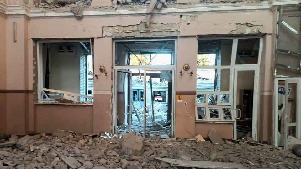 После обстрела вокзал в Лозовой закрыли