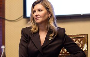 Зеленська раніше віддавала перевагу безбарвному покриттю на коротких нігтях