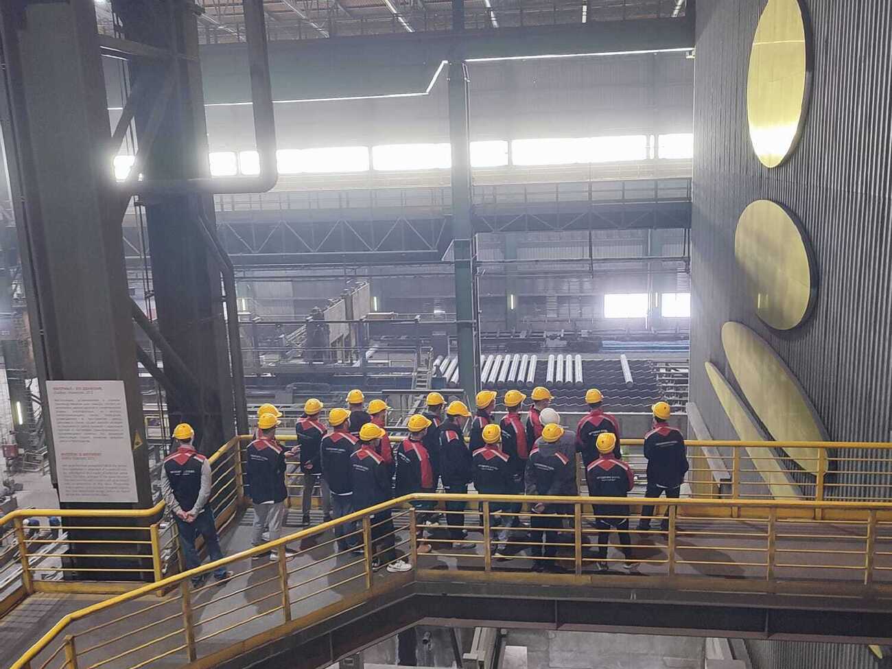 Заводы компании движутся к декарбонизации, отметил Варнавский