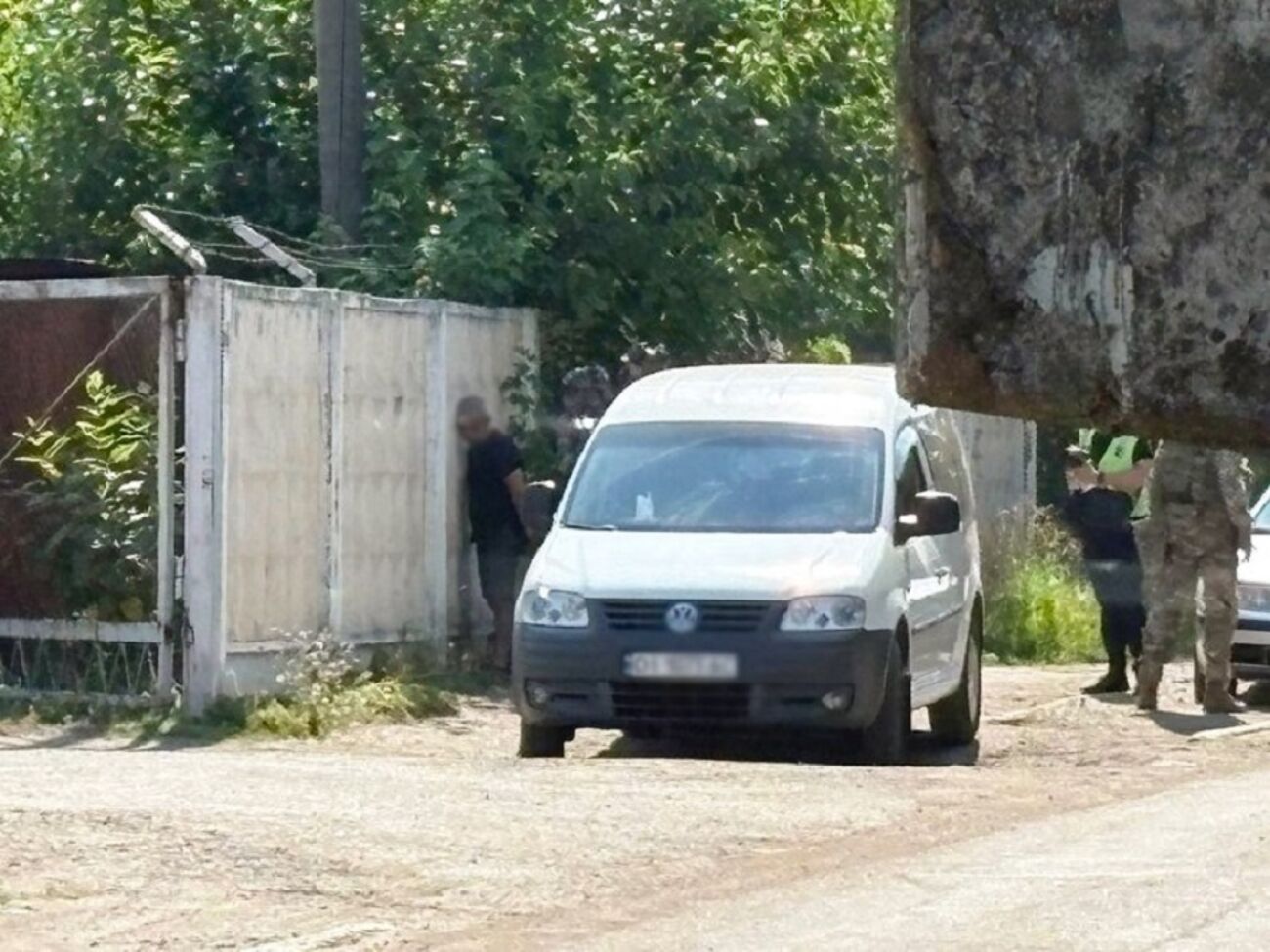 Чоловіка із гранатою затримали