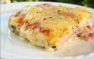 Ця літня лазанья готується без тіста й жирних соусів