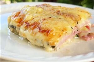 Ця літня лазанья готується без тіста й жирних соусів