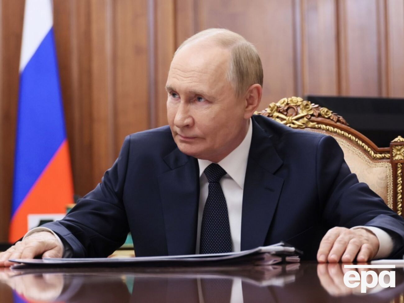 Путин (на фото), по словам собеседников агентства, не хочет злить Трампа