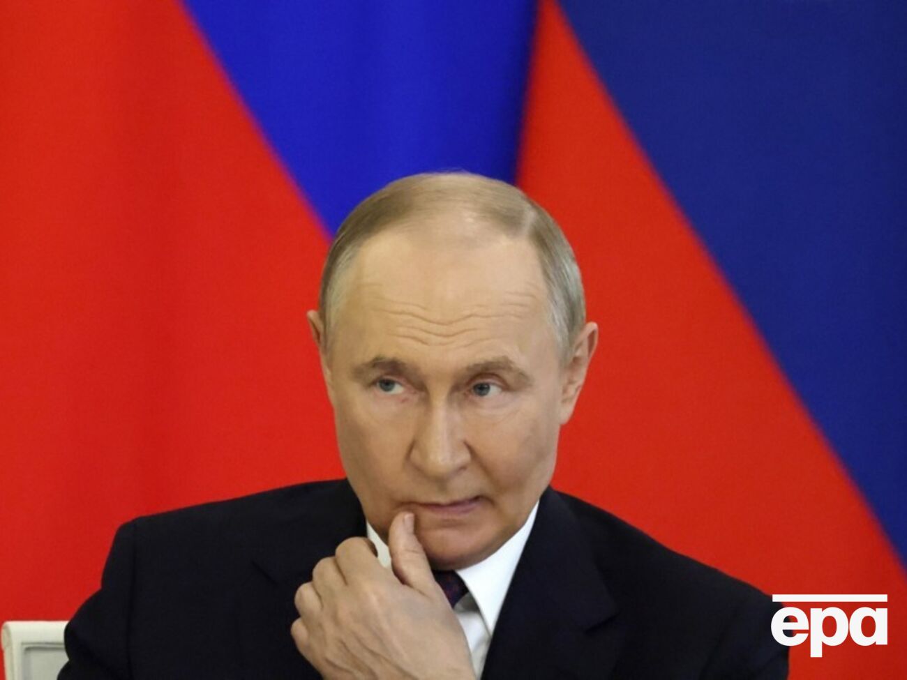 Путин не хочет останавливать войну в Украине, но стремится избежать вторичных тарифов США, пишет Bloomberg