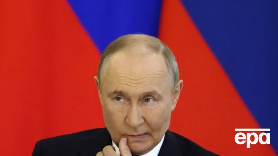 Путин не хочет останавливать войну в Украине, но стремится избежать вторичных тарифов США, пишет Bloomberg