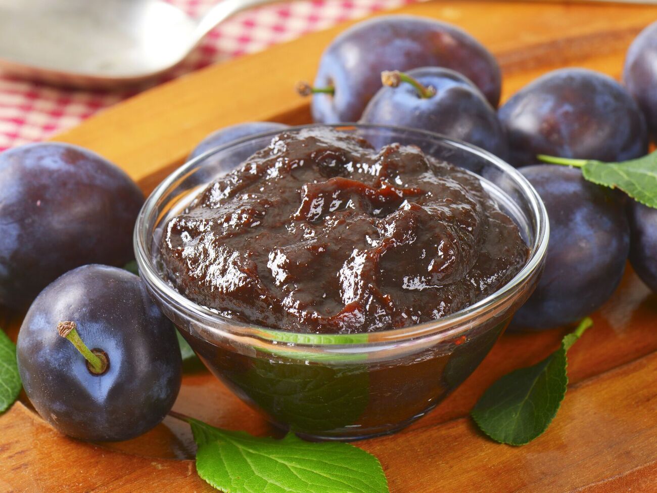 Для варенья понадобится 1,5 кг сахара