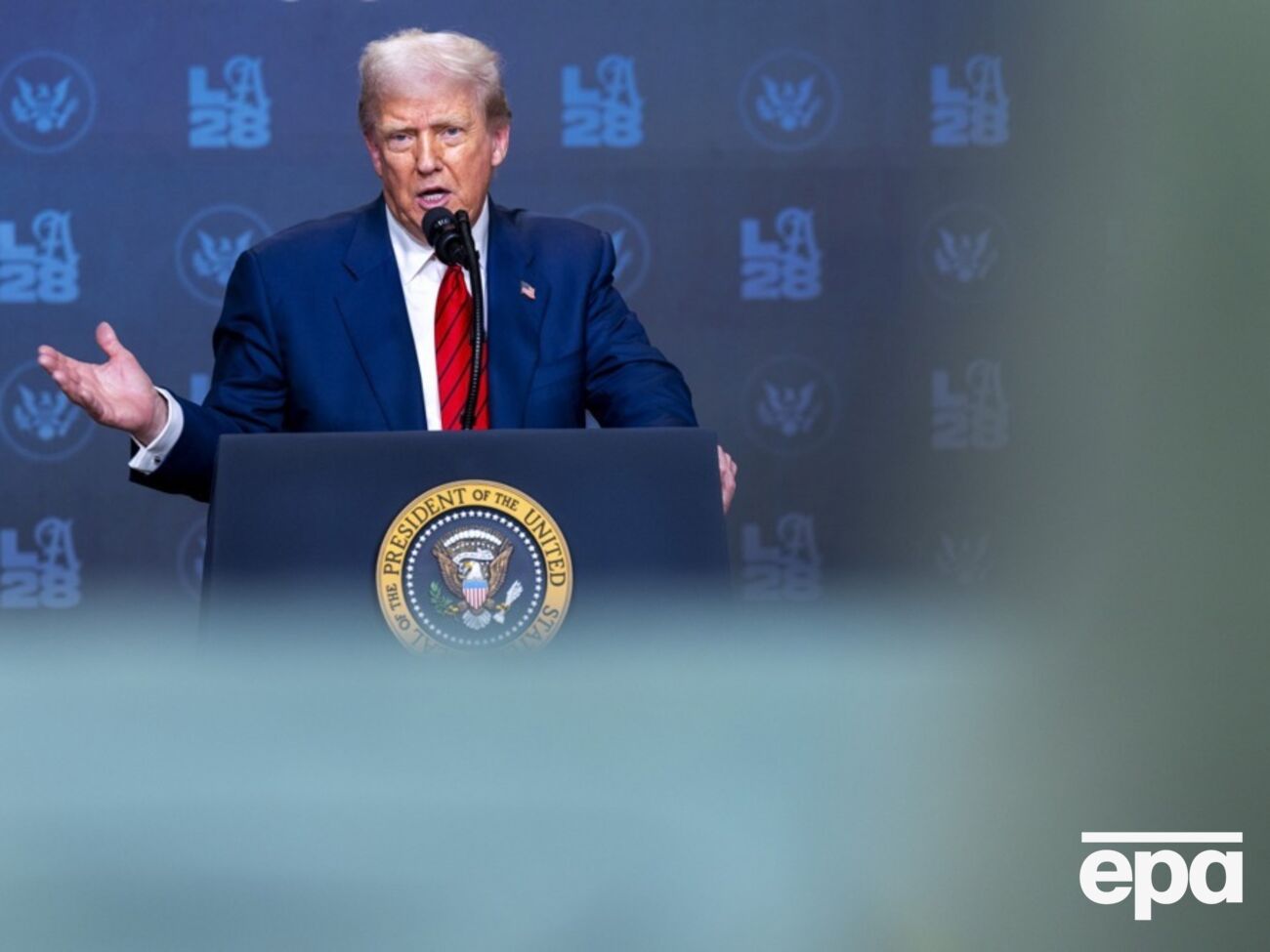 Також американський лідер зазначив, що над війною країни-агресора Росії проти України "працює найбільше"