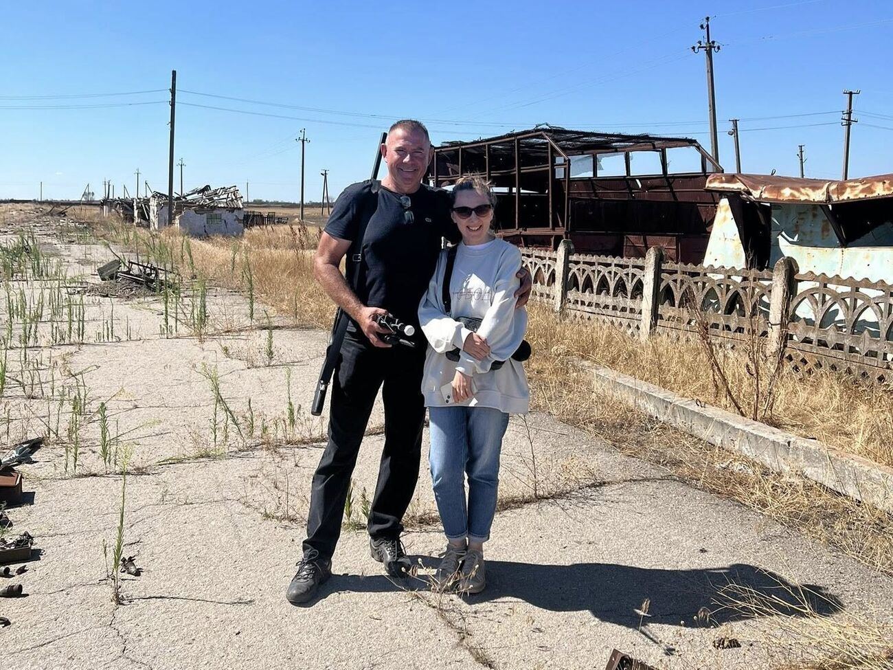 Фермер выезжает в поле с антидроновым ружьем