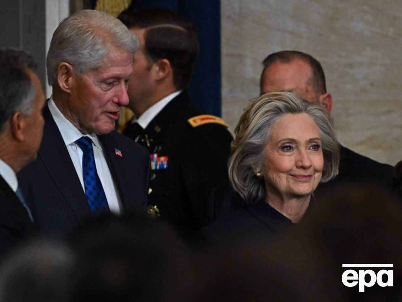 Клинтонов вызвали для дачи показаний