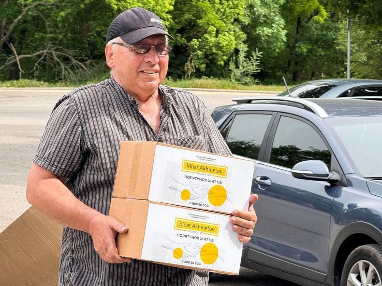 Фонд Рината Ахметова предоставил переселенцам продуктовую помощь в хабе в Днепре